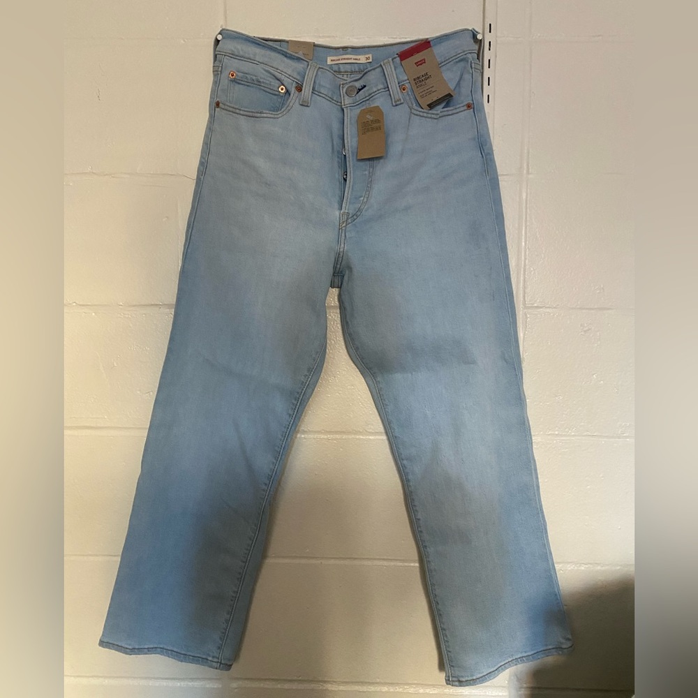 NEW Levi’s Ribcage Straight Ankle jeans.